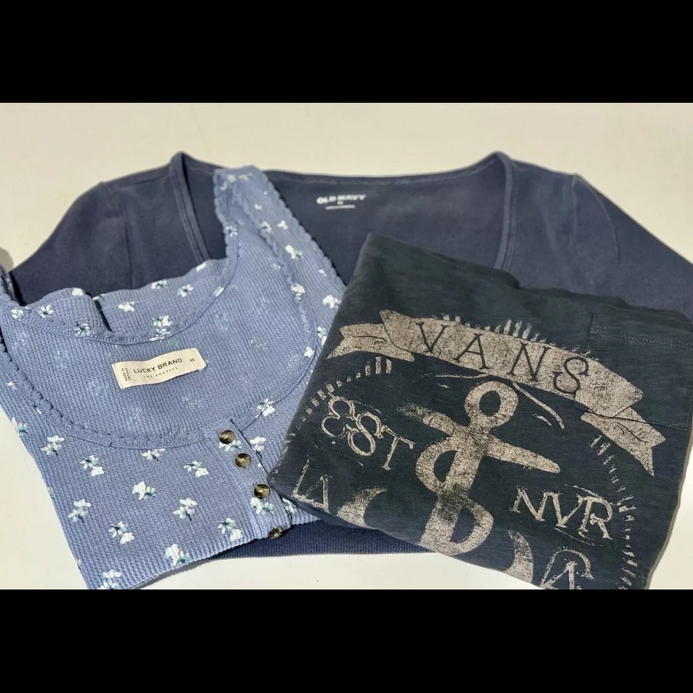 Assorted women’s XS tees